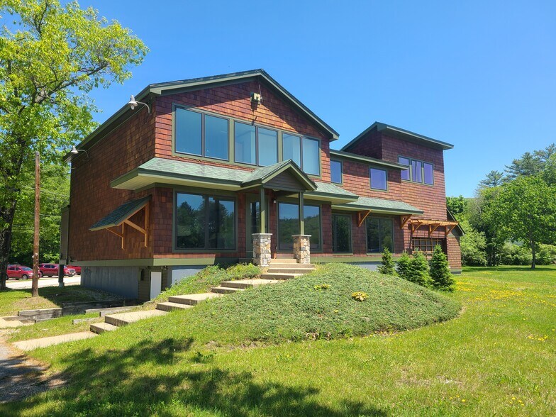 12 Southmayd St, Campton, NH à vendre - Photo du bâtiment - Image 1 de 30