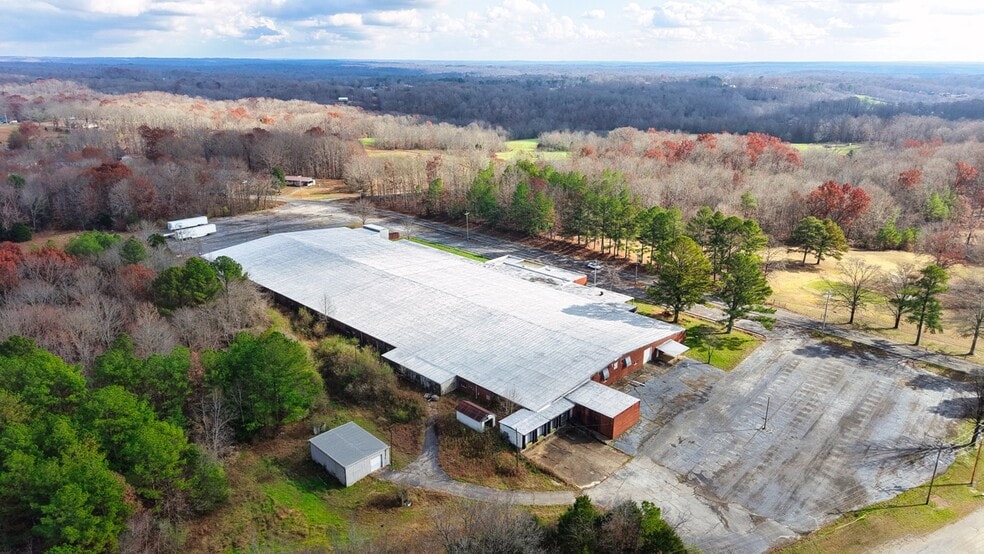 2292 Skyview Dr, Centerville, TN à vendre - Photo du bâtiment - Image 2 de 6