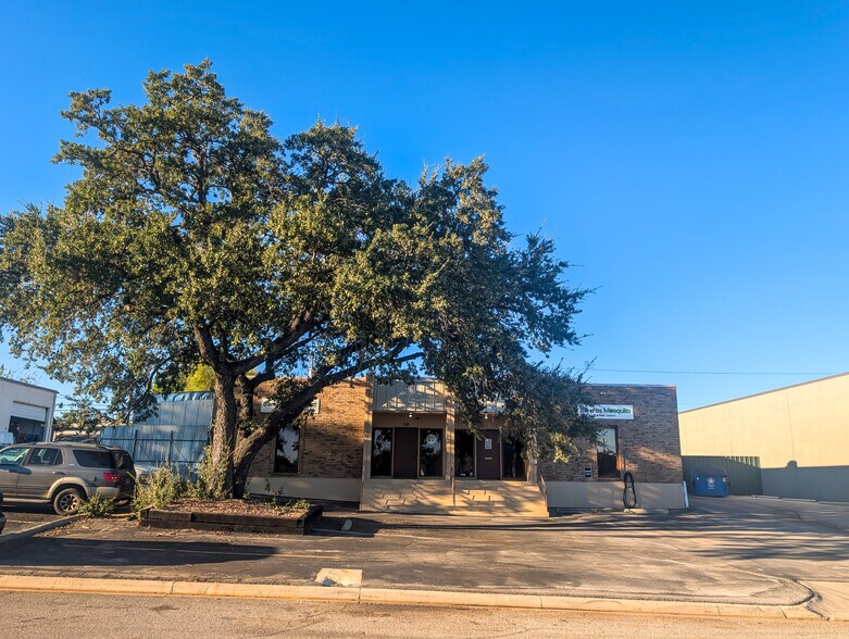 338 Breesport St, San Antonio, TX à louer - Photo du bâtiment - Image 2 de 15