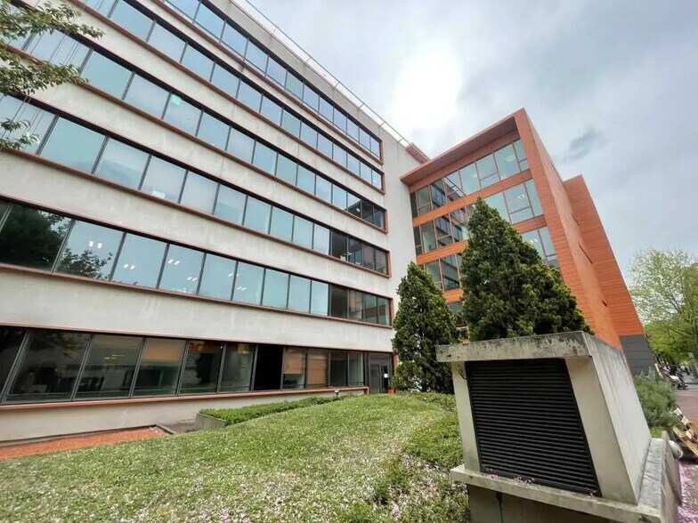 Bureau dans Montreuil à louer - Photo du bâtiment - Image 3 de 22