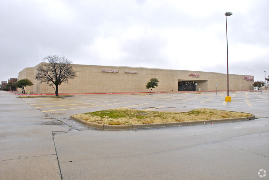 3303-3309 N Central Expy, Plano, TX à louer - Photo du bâtiment - Image 2 de 3