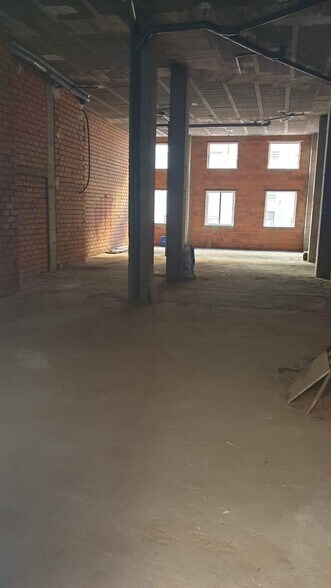 Commerce de détail dans Cáceres, Cáceres à louer - Photo du bâtiment - Image 2 de 2