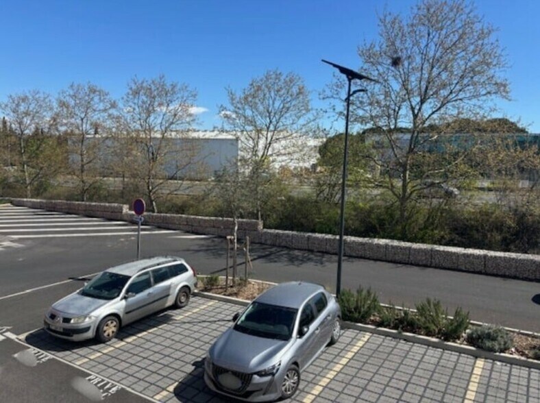 Retail in Fabregues for lease - Building Photo - Image 3 of 3