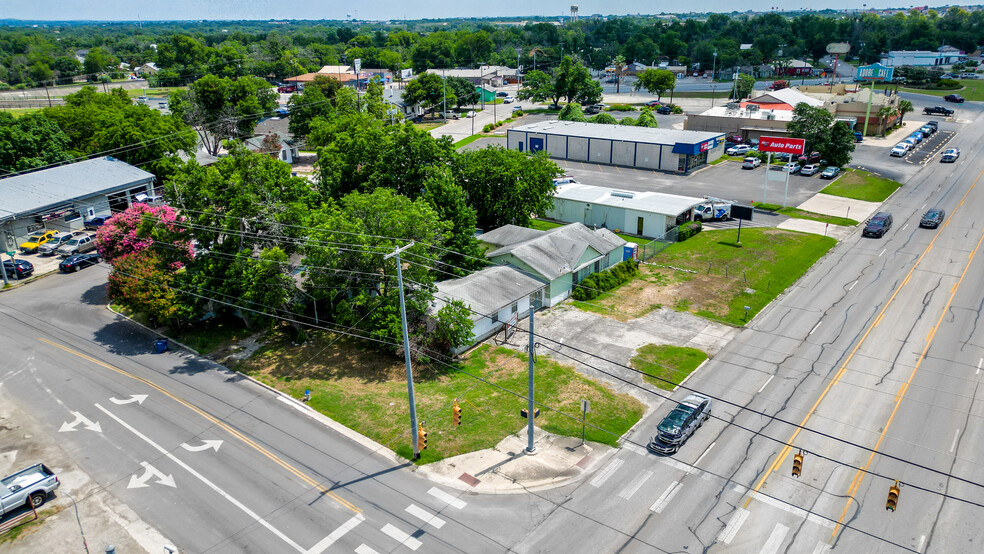 180 S Business 35, New Braunfels, TX for sale - Building Photo - Image 1 of 7