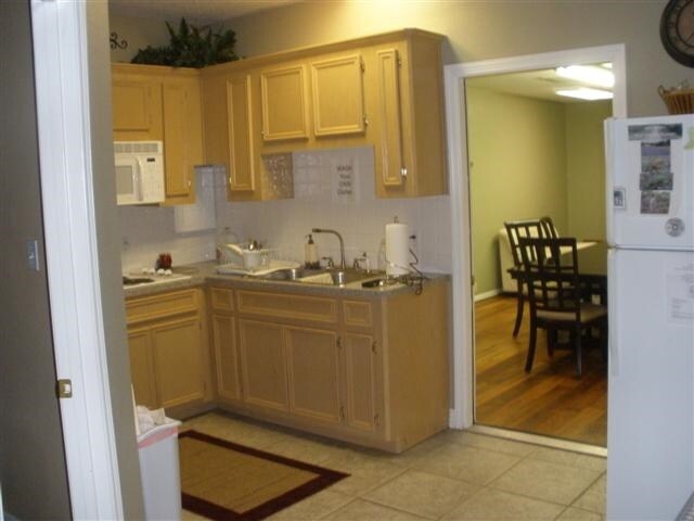 101 S 16th St, West Columbia, TX à louer - Photo intérieure - Image 3 de 5