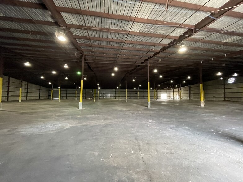 131 N Ennis St, Sylvania, GA for lease - Interior Photo - Image 2 of 6