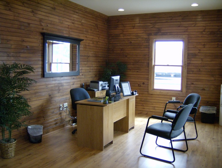 640 Noah Dr, Jasper, GA for lease - Lobby - Image 3 of 16