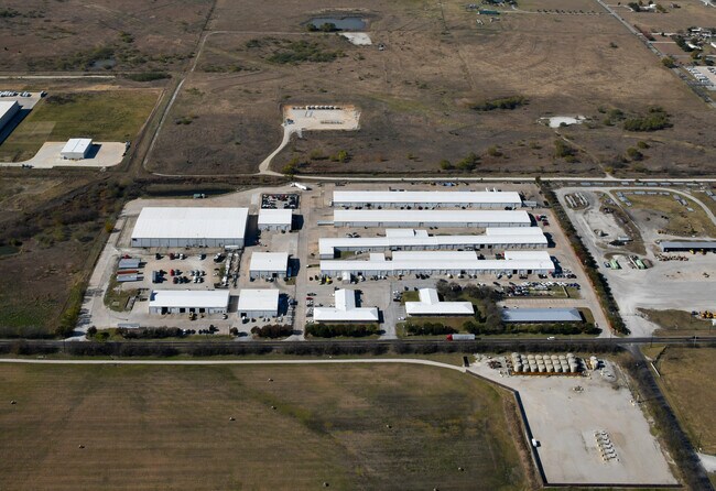 Plus de détails pour 2301 Masch Branch Rd, Denton, TX - Industriel à louer