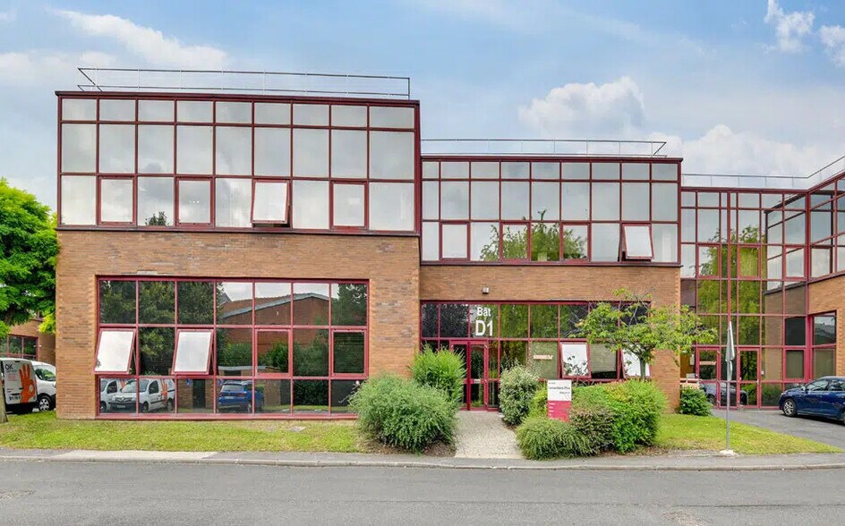 Industrial in Gennevilliers for lease - Building Photo - Image 2 of 10