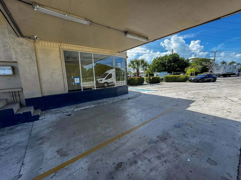 5300 US Highway 1, Key West, FL à louer - Photo du bâtiment - Image 2 de 10
