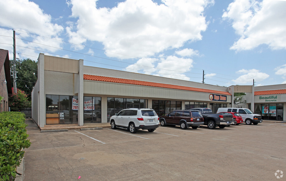 2307-2321 S Hwy 6, Houston, TX à louer - Photo principale - Image 1 de 2