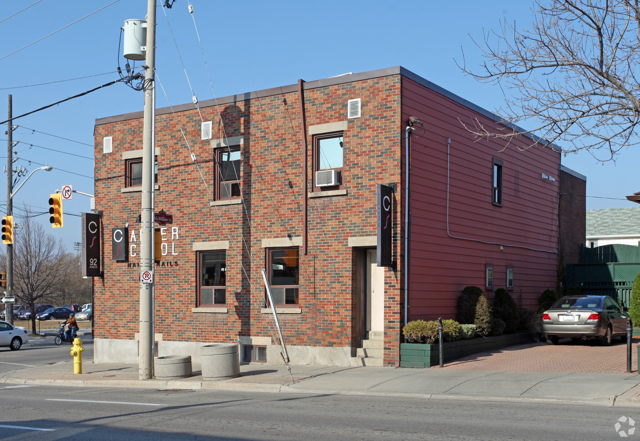 92 Bond St W, Oshawa, ON for sale Primary Photo- Image 1 of 1