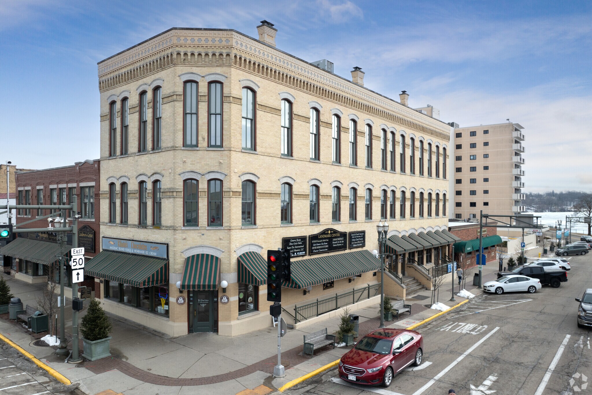 772 W Main St, Lake Geneva, WI for lease Primary Photo- Image 1 of 12