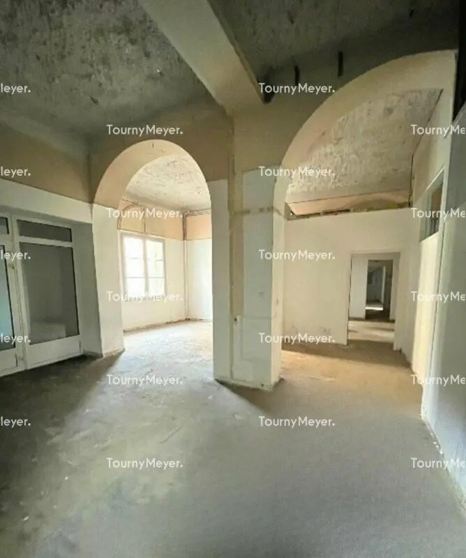 Office in Nîmes for lease Building Photo- Image 1 of 6