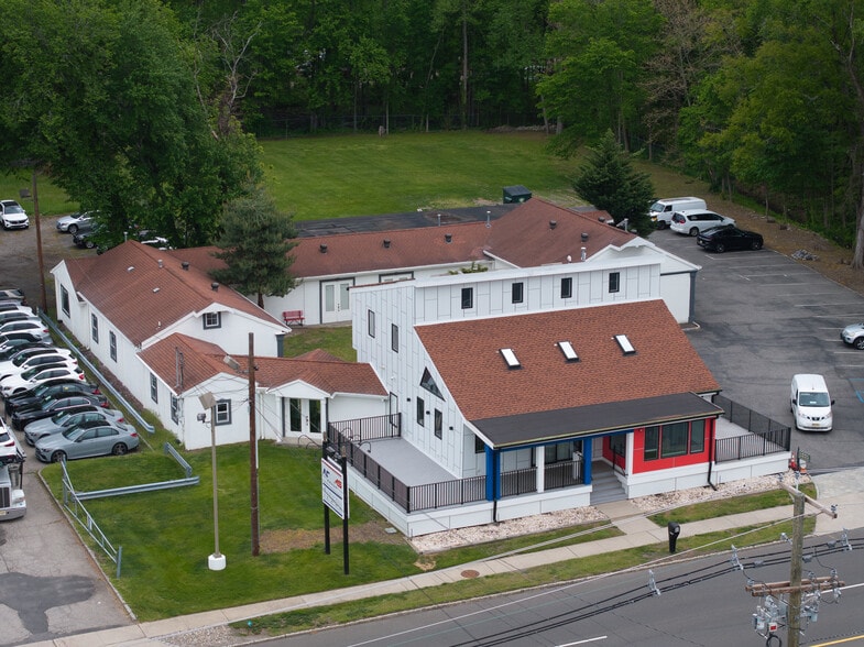 1221 Bloomfield Ave, Fairfield, NJ à vendre - Photo du bâtiment - Image 1 de 5
