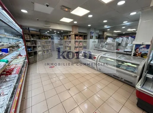 Retail in Paris for lease - Interior Photo - Image 3 of 6