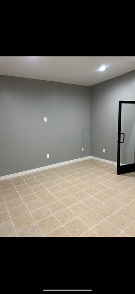 11923 Cedar Ave, Bloomington, CA for lease - Building Photo - Image 3 of 4