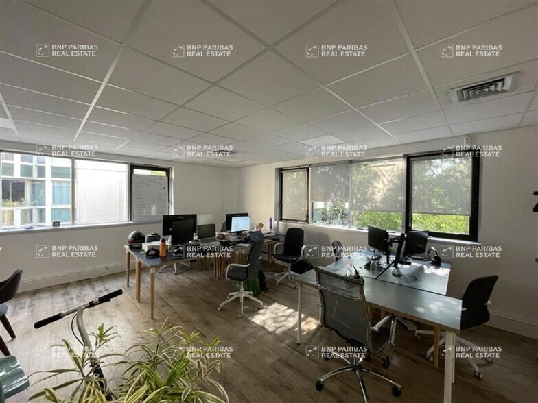 Office in Montpellier for lease - Building Photo - Image 2 of 12