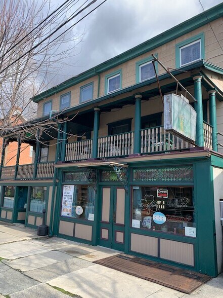 735 Front St, Catasauqua, PA à vendre - Photo du bâtiment - Image 2 de 9