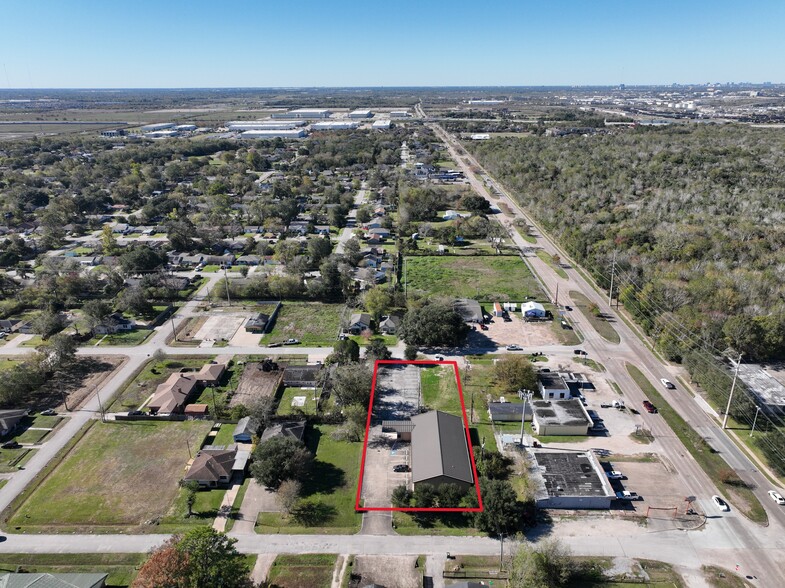 9213 Ashville Dr, Houston, TX for sale - Aerial - Image 1 of 1