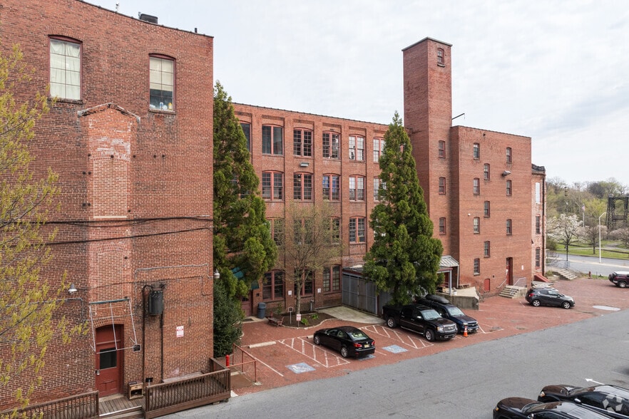 535 Canal St, Reading, PA for lease - Building Photo - Image 3 of 4