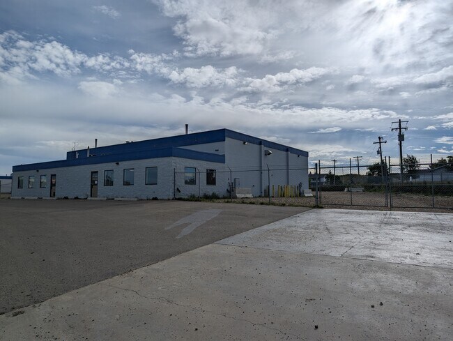 Plus de détails pour 8101 102 Ave, Peace River, AB - Industriel à louer