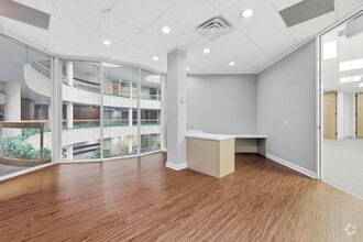 15425 North Fwy, Houston, TX for lease Interior Photo- Image 2 of 7