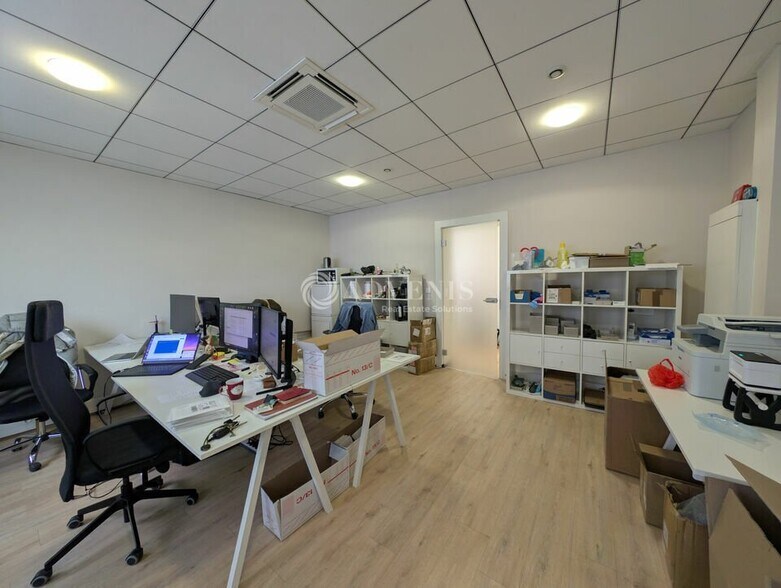 Retail in Strasbourg for lease - Interior Photo - Image 2 of 7