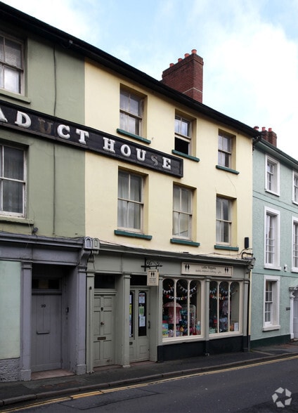 98 The Struet, Brecon for sale - Building Photo - Image 2 of 4
