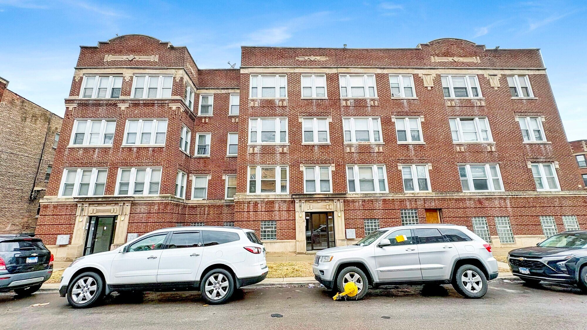 6750 S Merrill Ave, Chicago, IL à vendre Photo du bâtiment- Image 1 de 10