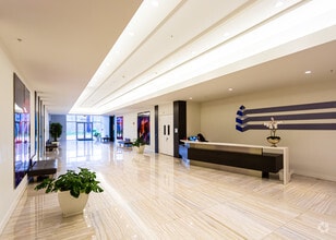 20200 W Dixie Hwy, Aventura, FL for sale Interior Photo- Image 2 of 37