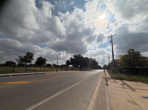 2011 Mission Rd, San Antonio, TX for lease - City Photo - Image 2 of 15