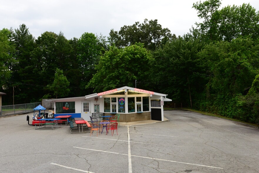 405 W State St, Black Mountain, NC à vendre - Photo du bâtiment - Image 2 de 14