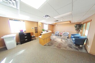 4815 50 Av, Red Deer, AB for lease Interior Photo- Image 2 of 9