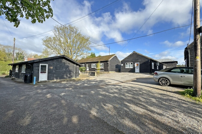 Coombe Hill Rd, East Grinstead for lease - Building Photo - Image 3 of 3