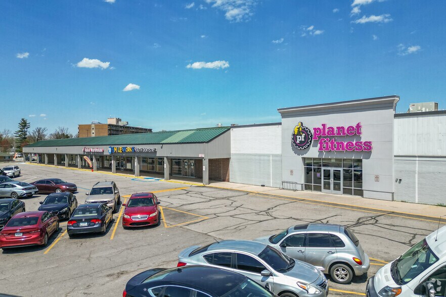 7500-7530 S Anthony Blvd, Fort Wayne, IN à louer - Photo du bâtiment - Image 2 de 5