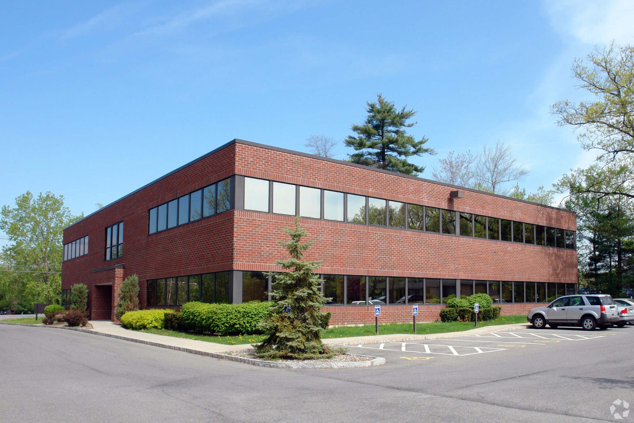 441 New Karner Rd, Albany, NY à louer Photo du bâtiment- Image 1 de 37