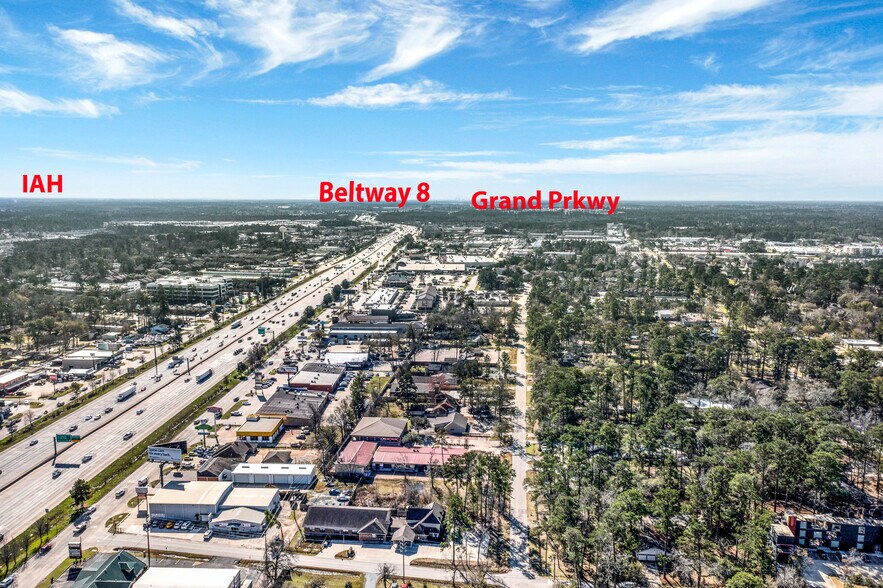 26206 Oak Ridge Dr, Spring, TX à vendre - Photo du bâtiment - Image 3 de 18