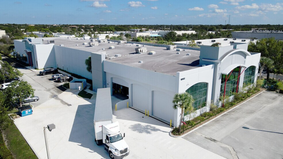 10151 NW 67th St, Tamarac, FL à vendre - Photo du bâtiment - Image 2 de 21