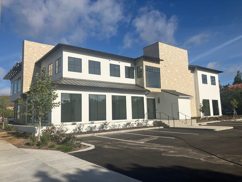 420 Pennsfield Pl, Thousand Oaks, CA for lease - Building Photo - Image 3 of 7