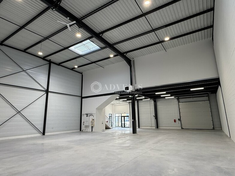 Flex in Gretz-Armainvilliers for sale - Building Photo - Image 1 of 5