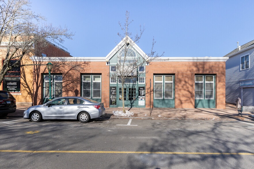 954-960 Main St, Branford, CT for lease - Building Photo - Image 2 of 10