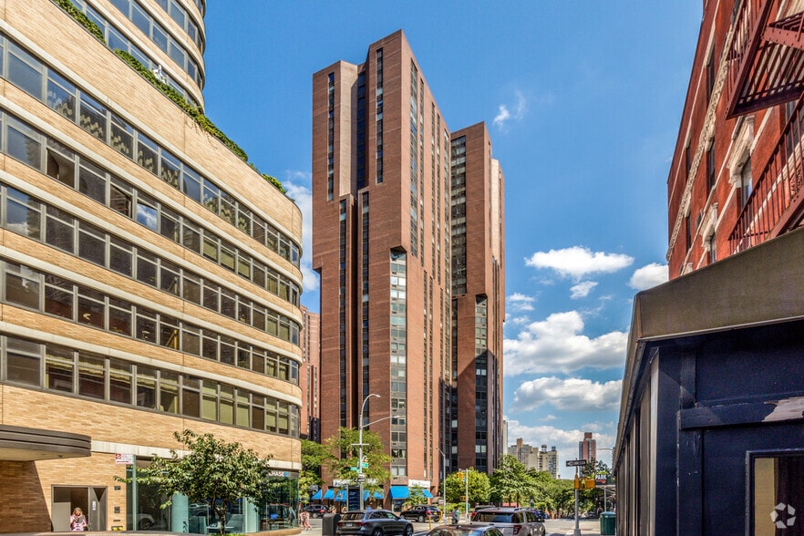 1601-1641 3rd Ave, New York, NY for lease - Building Photo - Image 3 of 15