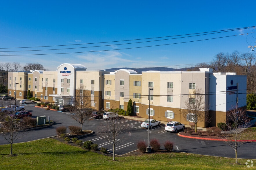 504 N Mountain Rd, Harrisburg, PA for sale - Building Photo - Image 2 of 5