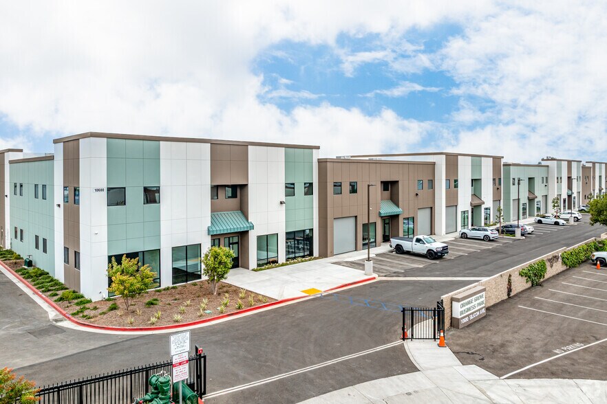 10680 Silicon Ave, Montclair, CA à louer - Photo principale - Image 1 de 30