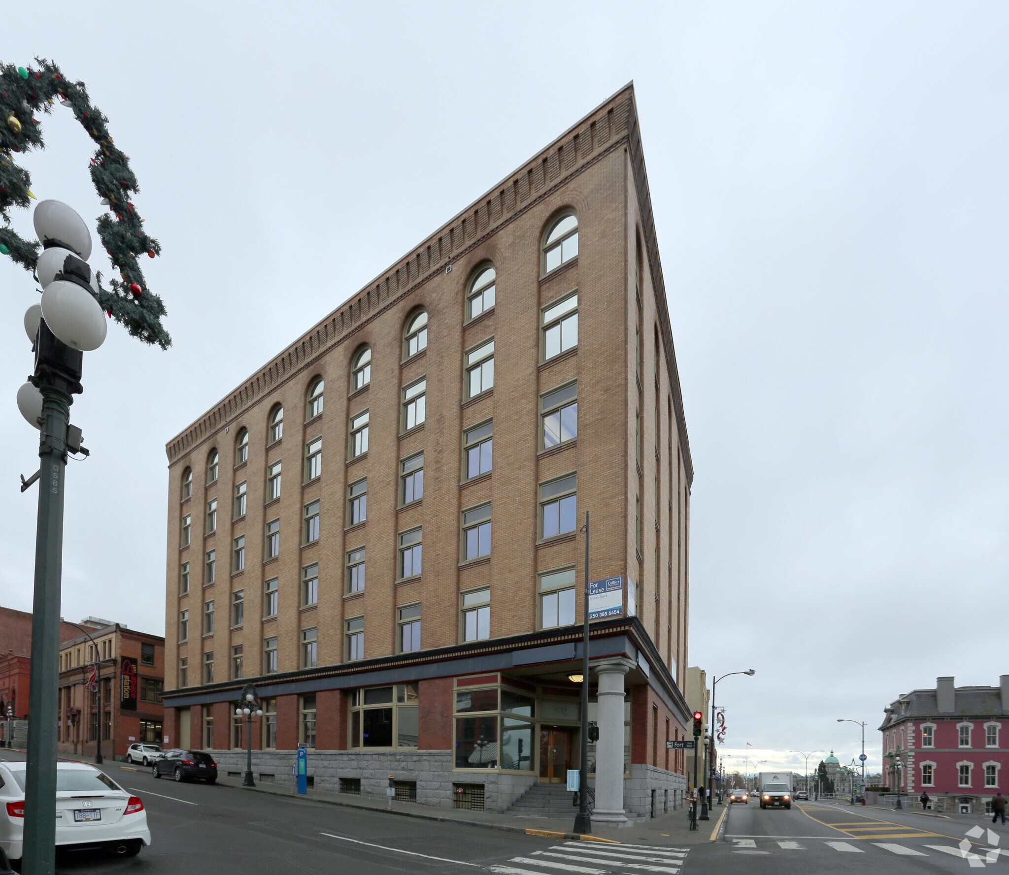 1019 Wharf St, Victoria, BC for lease Building Photo- Image 1 of 8