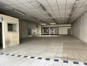 Retail in Oullins for lease Building Photo- Image 2 of 11