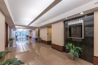 4805 Lake Brook Dr, Glen Allen, VA for lease Building Photo- Image 2 of 8