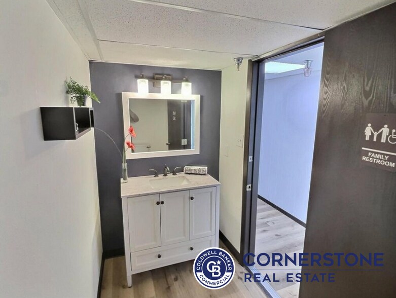 330 S Walsh Dr, Casper, WY for lease - Building Photo - Image 3 of 13