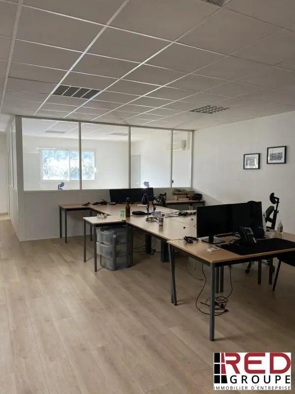 Gémenos, Gémenos for lease Building Photo- Image 1 of 6